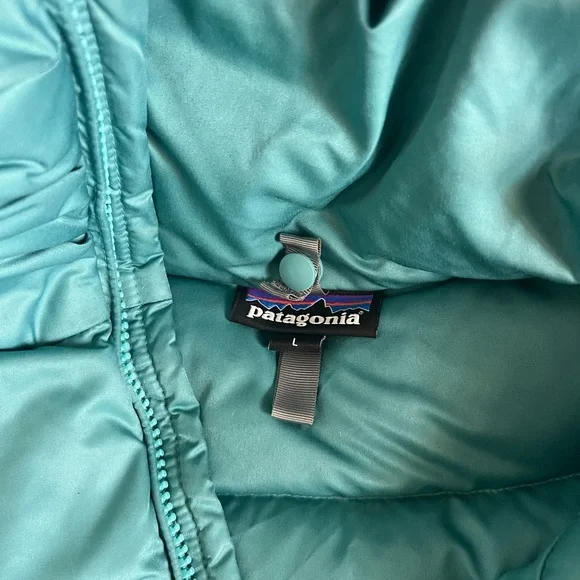 Patagonia Women's Teal Puffer Jacket - Picture 2 of 5